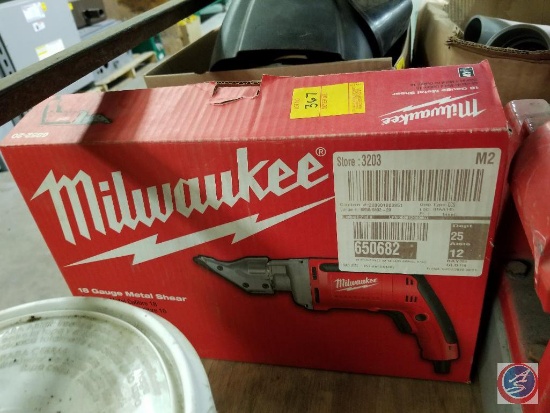 Milwaukee 18 gauge metal shear in box