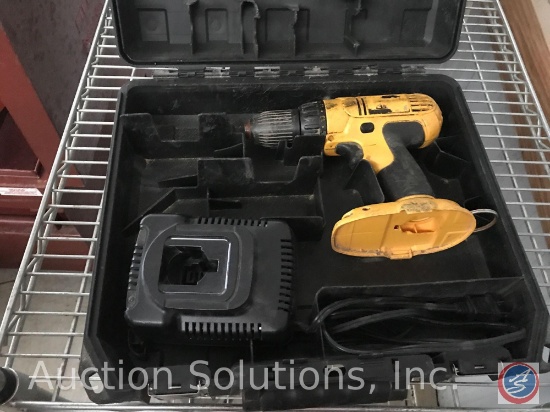 DeWalt 18 volt cordless drill with charger NO Battery