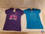 (2) T-Shirts Blue medium, purple flashlight