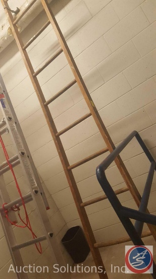 Sturdy 10' Wood Ladder
