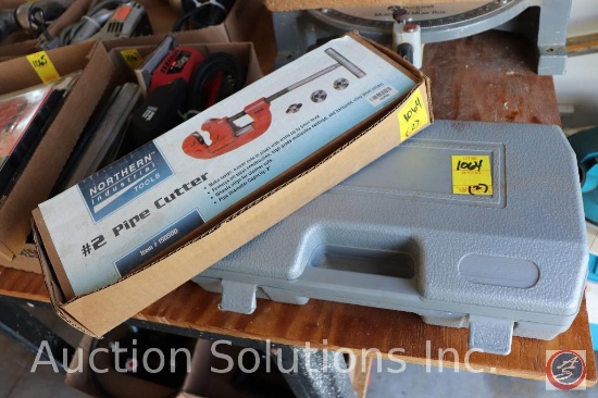 Northern Industrial Pipe Cutter, and Pipe Threader w/ 6 Various Sizes