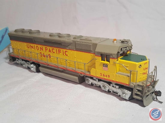 HO Scale Union Pacific Model Train Engine in Original Box