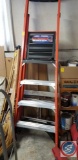 Werner podium 4' ladder- 300 lb. load capacity {{NEW}}