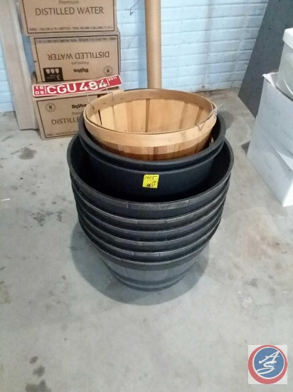 (8) plastic planters, (2) apple baskets