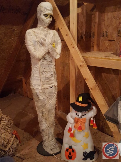 6' lighted mummy and 3' plush Halloween decoration