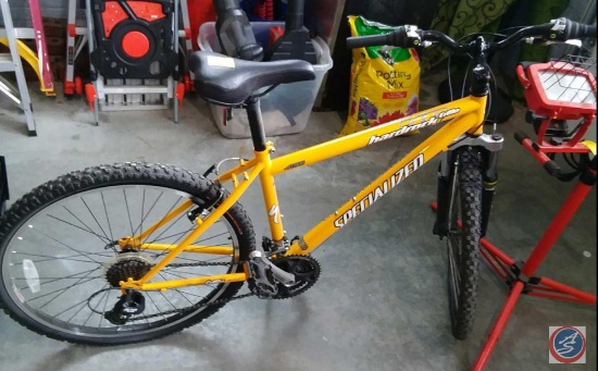 Specialized Hardrock 17" frame mountain bike