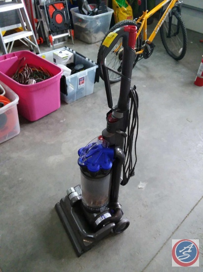 Dyson DC33 multi floor vacuum