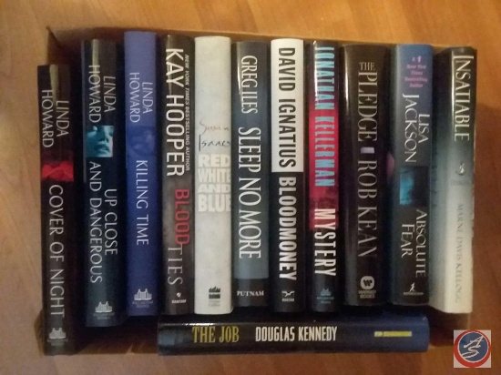 (12) hardback books including authors; Linda Howard, Kay Hooper, Greg Iles, David Ignatius, and more