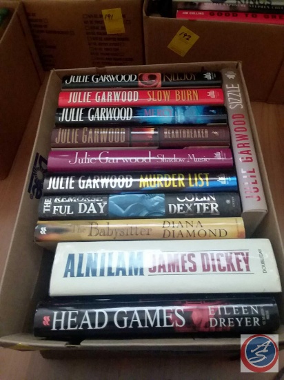 (11) hardback books including authors; Julie Garwood and more