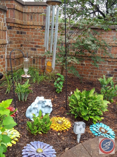 (5) metal garden flowers, 'see no-hear no-speak no' frog garden statue, (2) shepherd hooks,