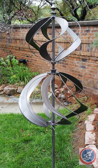 Dual Spinner lawn/garden decoration