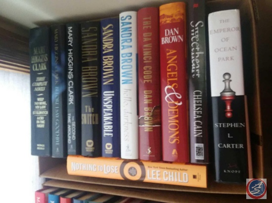 (11) hardback books including authors; Sandra Brown, Mary Higgins Clark and more