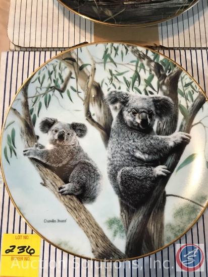 [4] Assorted Collector Plates in Original Boxes: Koalas, Snow Seals, Leopards, Kittens