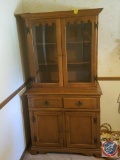 Kroehler custom crafted hutch (2 door/2 drawer on bottom and 2 glass doors/3 shelves on top)