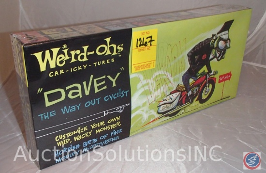 *Brand NEW*SEALED* "Weird-Ohs" Model of "Davey" by: HAWK