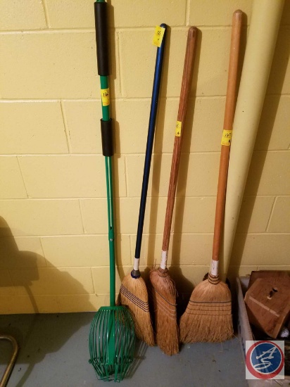 (3) Brooms, Garden Grabber