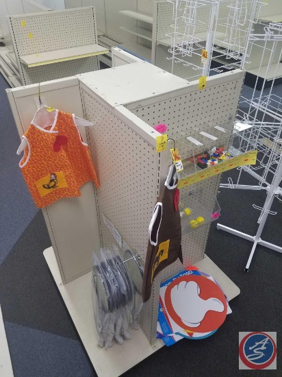 Four Way Display, Measuring at Base 40 X 40 X 58
