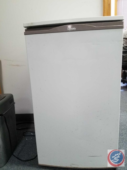 Dynasty Mini Refridgerator Measuring 19 X 19 X 21 (Model R450-C)