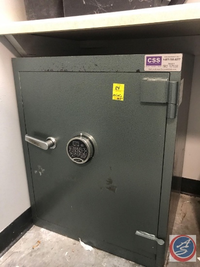 CSS Corporate Safe Specialists Floor Safe, Serial SR2 57518 {{COMBINATION TO SAFE IS LOCKED INSIDE