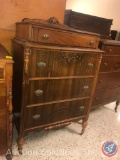 Vintage Wooden 4 Drawer Dresser {{MISSING ONE WHEEL AND WOOD PIECE NEEDS REGLUED}} Measuring: 34