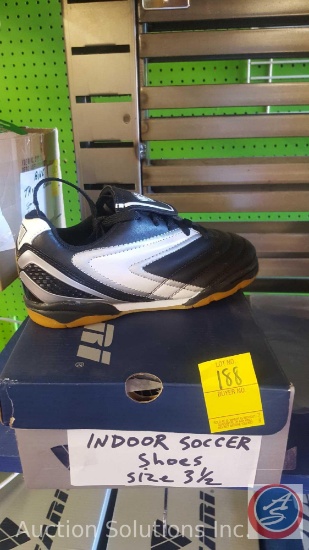 Viper Indoor Black and White Soccer Shoes Size 3.5