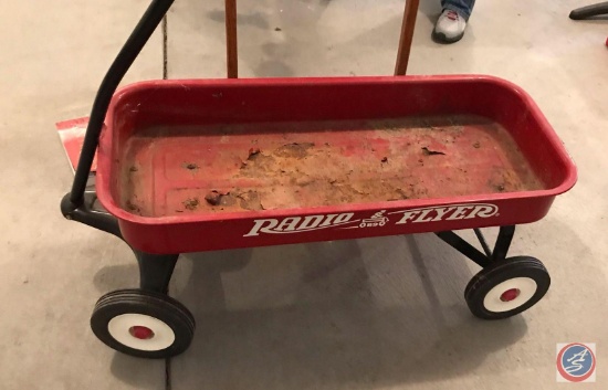 Radio Flyer Wagon, Minor Rust on Base