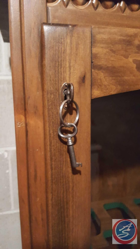 Lot Locking And Lighted Gun Cabinet With Skeleton Key 26 X 12 X