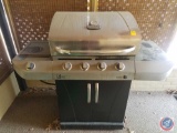 Char Broil Commercial Series Gas Grill With Partially Filled Propane Tank