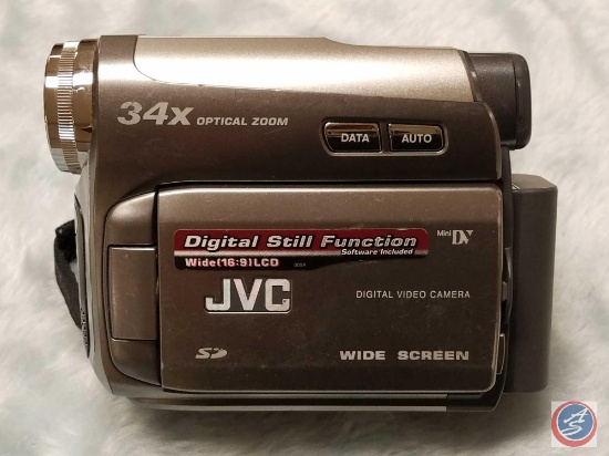 JVC Mini Camcorder 34x Optical Zoom 800x Digital Zoom Model No. GR-D77OU {{NO CHARGING CORD}}