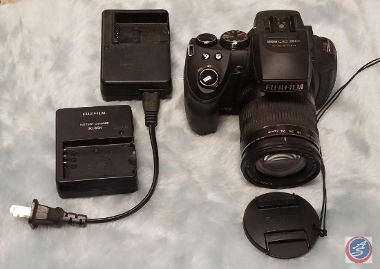 FujiFilm Digital Camera FinePix HS30EXR 30X Zoom (2) FujiFilm Battery Chargers