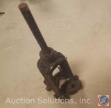 Hollow dowel auger with side guage