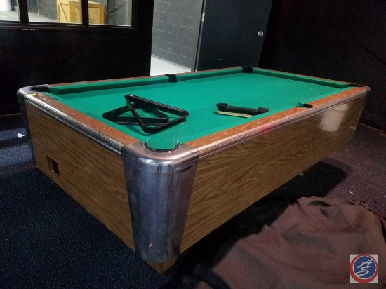 American Shuffleboard Pool Table (Needs two feet replaced)