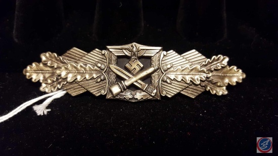German WWII Army Heer Silver Close Combat Clasp. The front shows a German eagle with a crossed