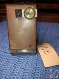 Vintage 1961 Zenith Royal 400 Pocket Radio