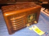 Vintage Zenith Portable Tube Radio Model No. 6D525