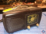 Vintage Zenith Portable Tube Radio Model No. 6D510