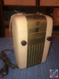 1945 True Vintage Westinghouse (Little Jewel) Portable Backlite Radio Model No. H126