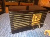 True Vintage 1939 Philco Transatone Radio Model No. TH4