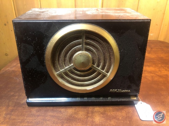 RCA Victor Vintage Portable Tube Radio Model No. 9-X-561