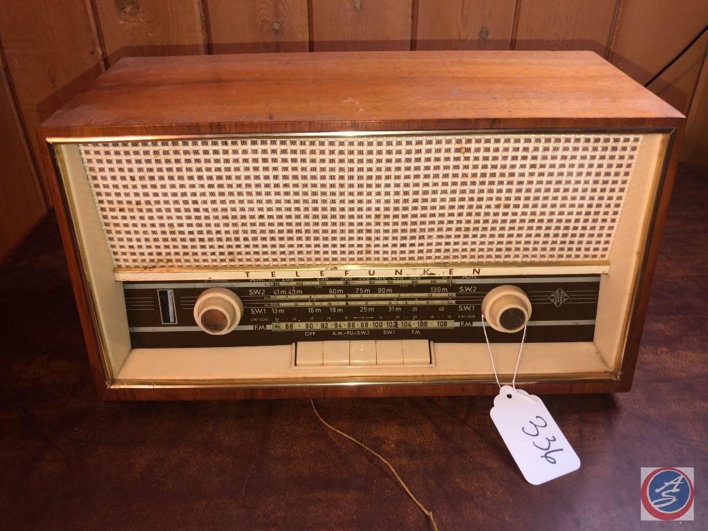 Telefunken Vintage Superheterodyne Jubilate Portable Tube Radio Model No.  5261W | Art, Antiques & Collectibles Collectibles Radios, Phonographs &  Phones Collectibles | Online Auctions | Proxibid