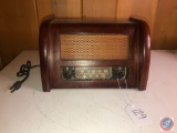 Vintage Tele-Tone Portable Tube Radio [[NO MODEL NO. VISIBLE]]