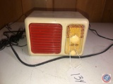 Vintage Trav-ler Portable Tube Radio Serial No. 1125588