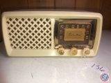 Vintage Ivory Silvertone Portable Tube Radio Catalog No. 2016