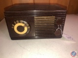 Vintage Portable Tube Radio [[POSSIBLY CATALIN MATERIAL, NO IDENTIFYING MARKINGS]]
