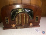 Vintage Zenith Portable Tube Radio Model No. 5G2617