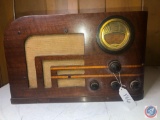 Vintage Philco Portable Tube Radio Model No. 38-9