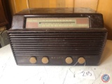 Vintage Philco Standard Broadcast Radio Model 49-906-121