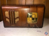 Musicaire Vintage Portable Tube Radio Model No. 571TB