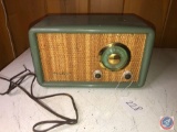 Airline Vintage Portable Tube Radio [[NO MODEL NO. VISIBLE]]