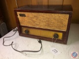 Zenith Vintage AM/FM Long Distance Radio Model No. S46210